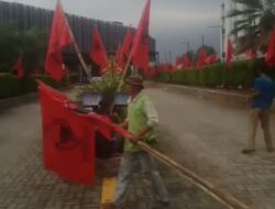 Caleg DP2 Dari PDIP BP KETUT ANOM ,Pembekalan Di HOTEL BBC Bandar Jaya