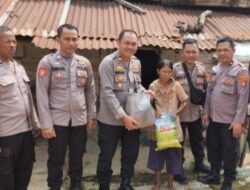 Polsek Rumbia membagikan Bantuan Ke Warga yg Kurang Mampu di Sebagian Kampung