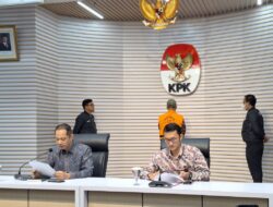 KPK tahan satu tersangka korupsi pengadaan APD
